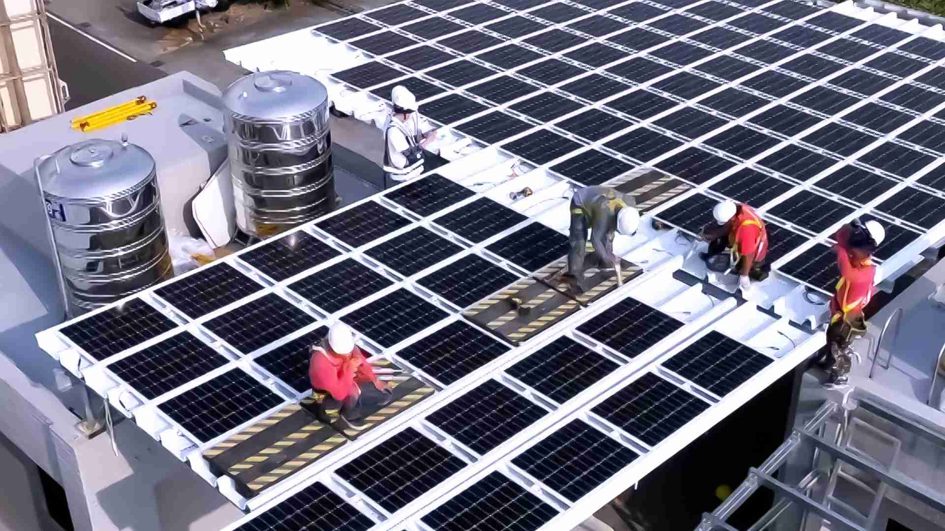 z6mg·人生就是博着力于替代能源之技术研发，，如光电浪板的相关制程、、、设备与产品，，其中所开发之光电整合型浪板，，减少传统金属支架安装，，，，更提升耐候度，，可广泛运用于多元场域，，并辅助建筑达到净零碳排目标