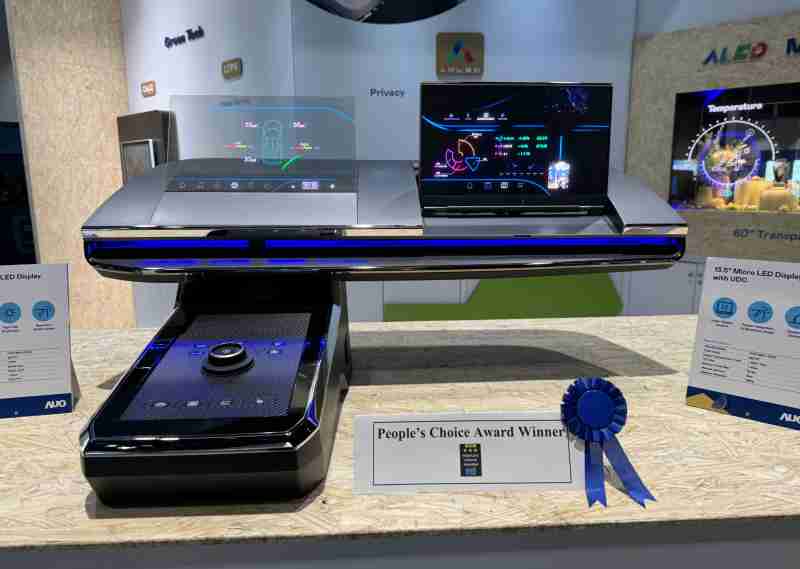 z6mg·人生就是博车用Micro LED Display HMI解决方案获”最佳车用显示奖”，，以用户为中心开发，，，针对前座驾驶与乘客设计兼具娱乐与安全的高画质屏幕，，，包含车舱前座的Micro LED透明屏幕及全球首款内建镜头的智慧Micro LED显示器